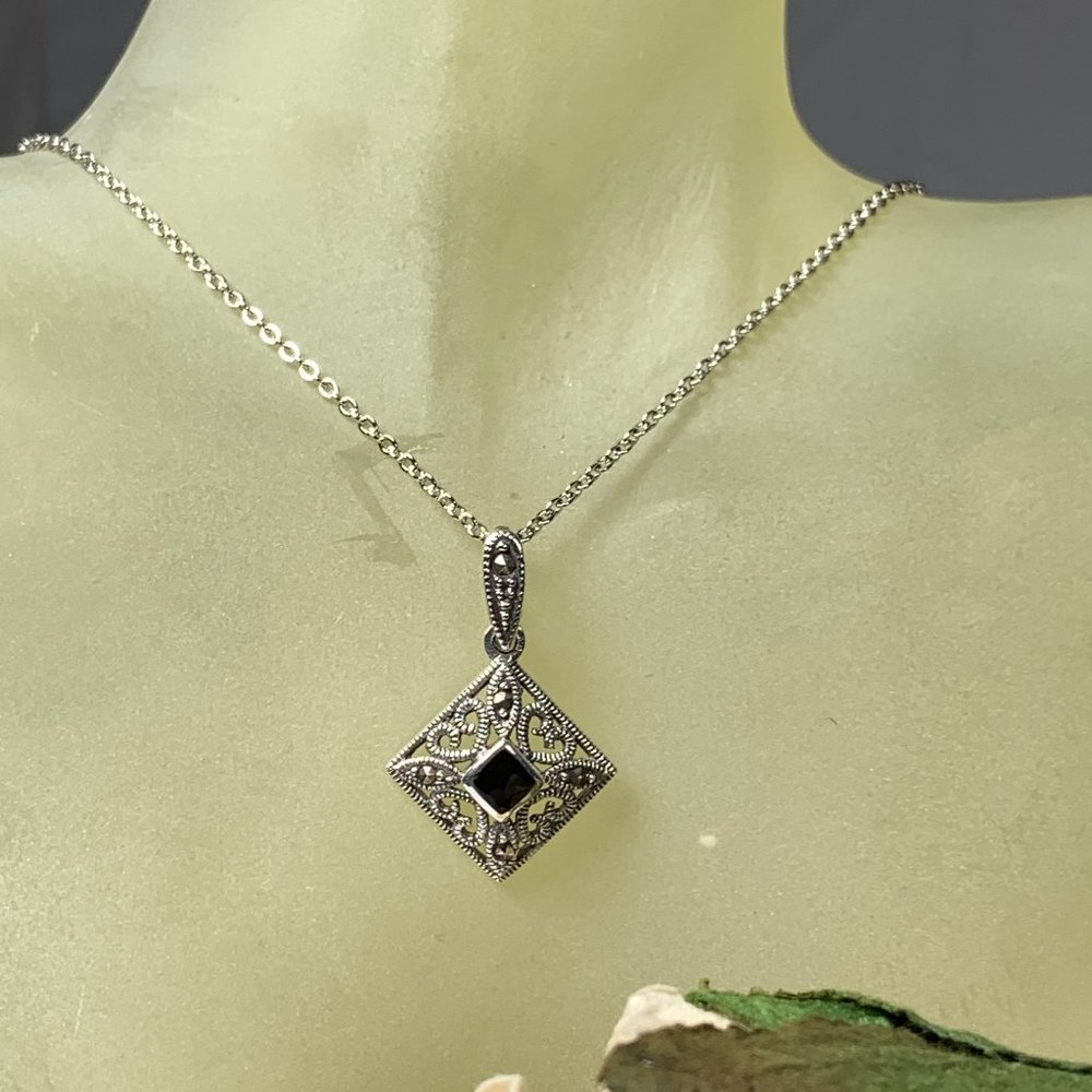 NWOT Silver Marchasite & Onyx Pendant + Silver Tone Chain